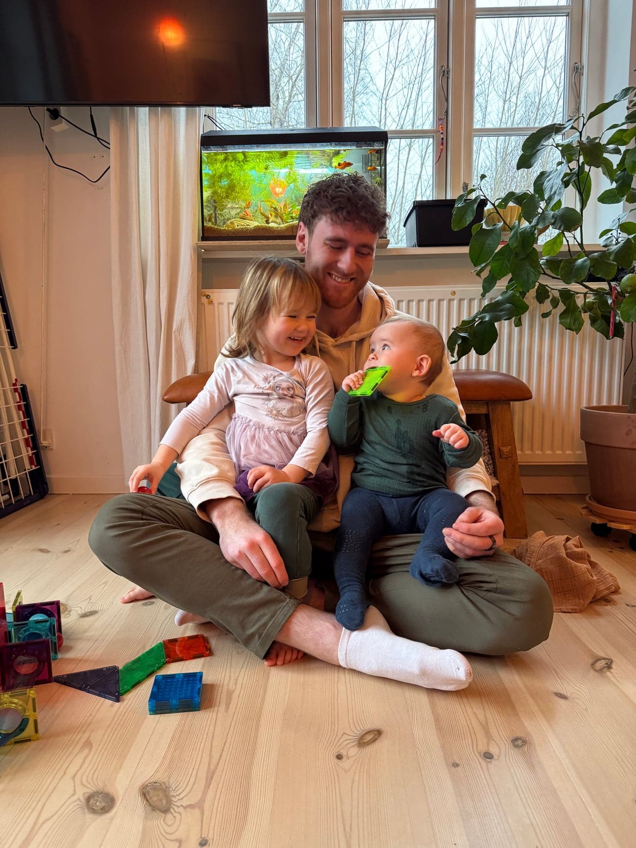 Jesper med Maya og Karlo